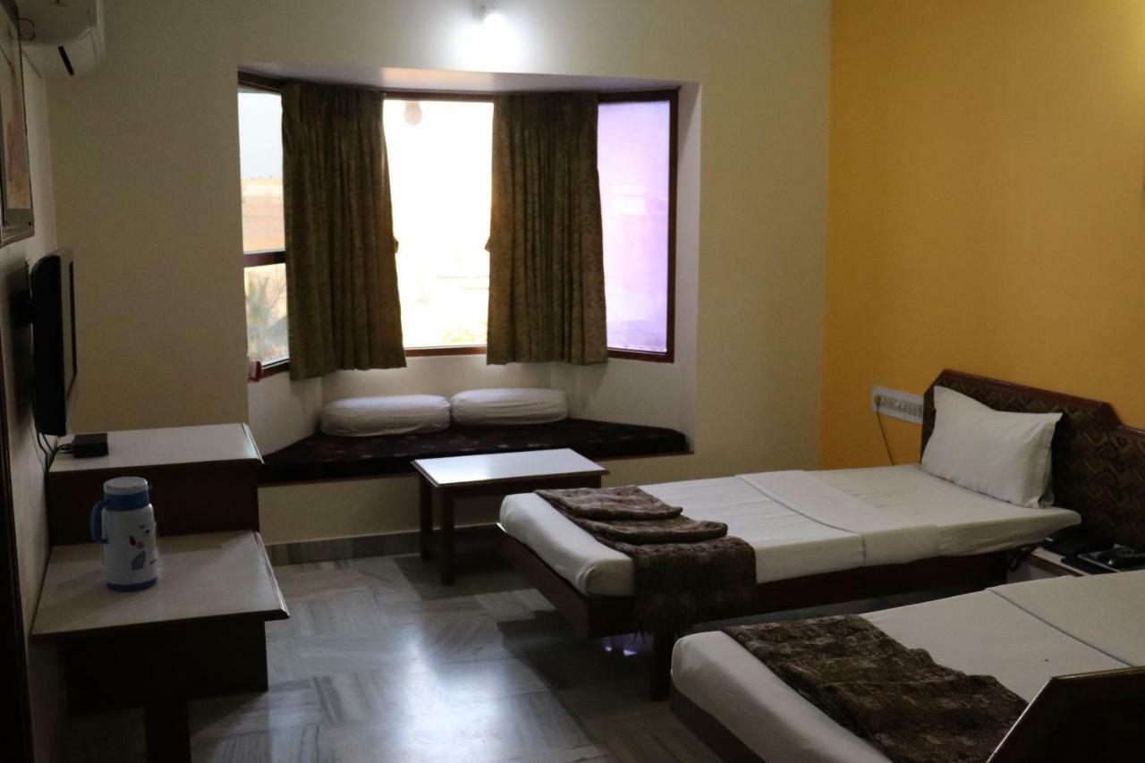 Geetco Hotel Jalor Exterior photo